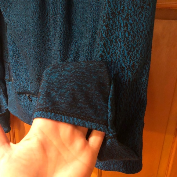 Lululemon half zip - Picture 8 of 8